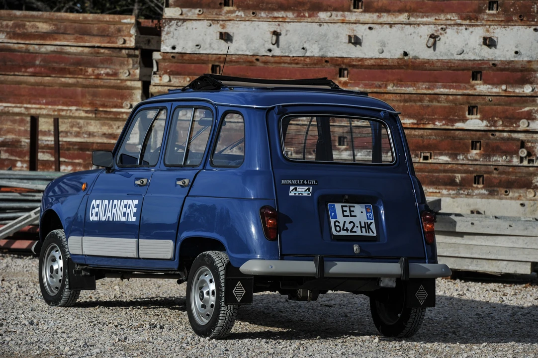 Renault 4 - Image 14 of 29