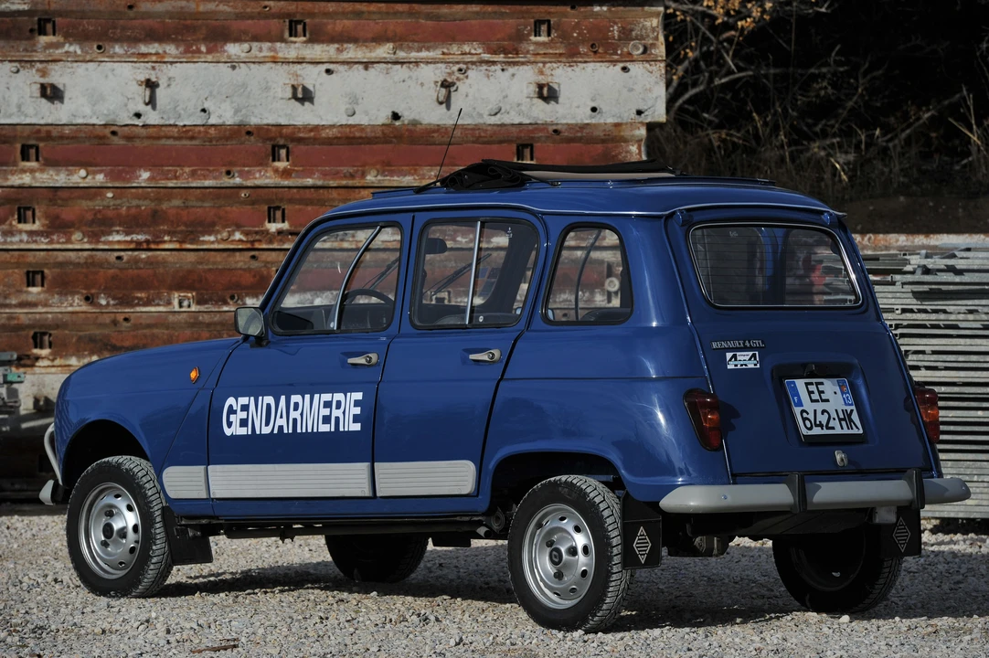 Renault 4 - Image 13 of 29