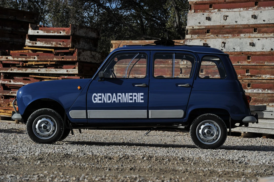 Renault 4 - Image 6 of 29