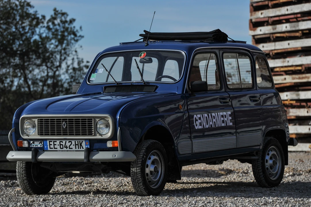Renault 4 - Image 12 of 29