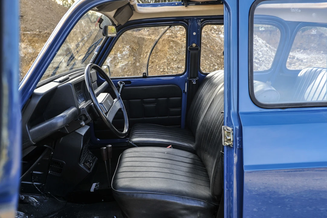Renault 4 - Image 21 of 29