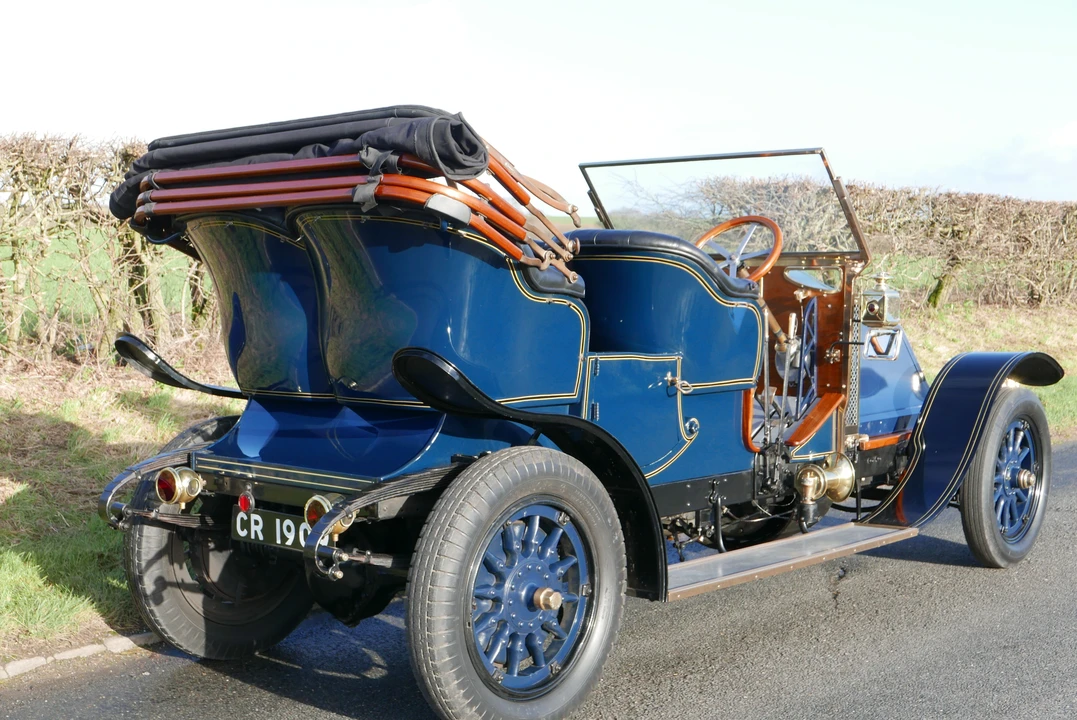 Renault - Image 2 of 7