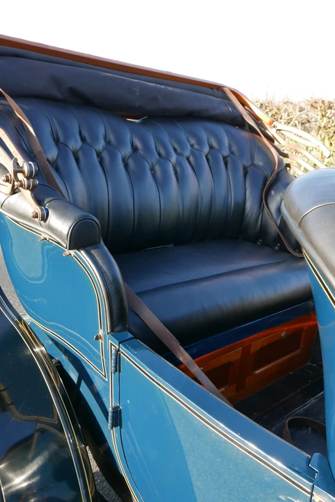 Renault - Image 6 of 7
