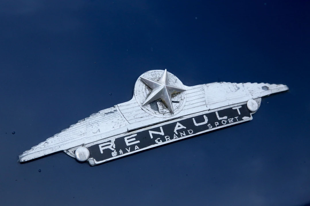 Renault - Image 25 of 25