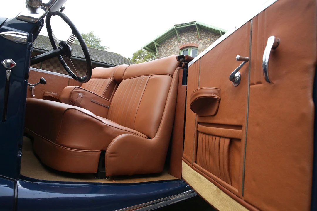 Renault - Image 10 of 25