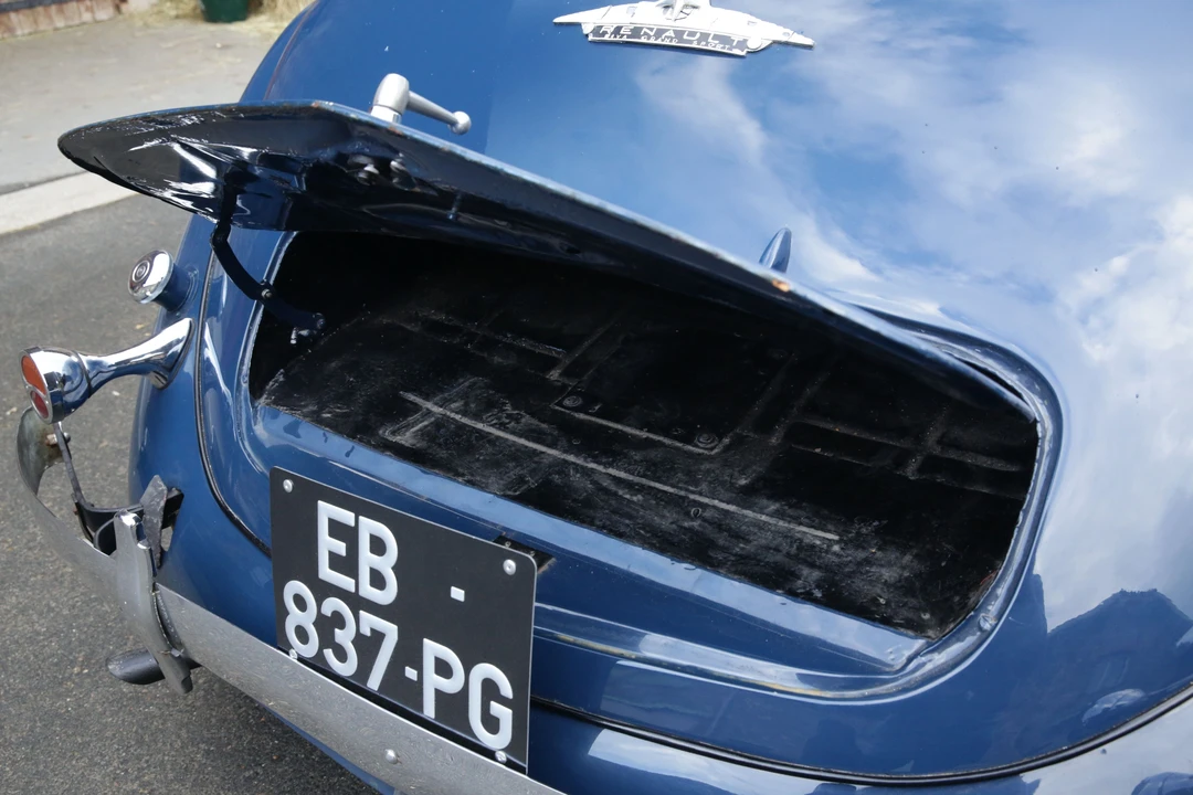 Renault - Image 24 of 25