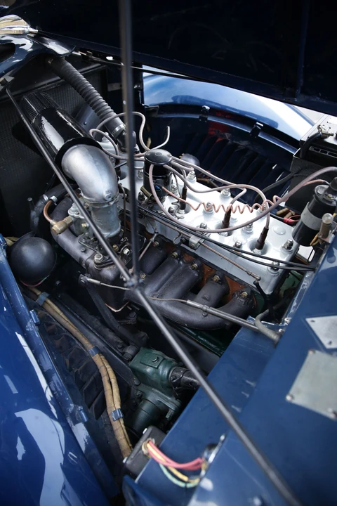 Renault - Image 17 of 25