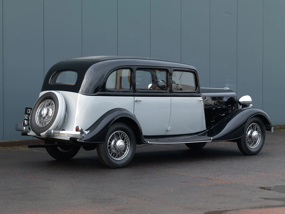 Renault - Image 3 of 12