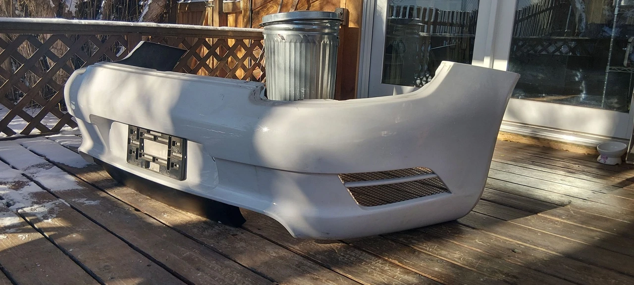 2005 Parts & Memorabilia Bodywork - Image 2 of 9
