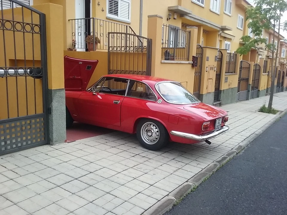 1966 Alfa Romeo Giulia Sprint GT Veloce - Image 28 of 31