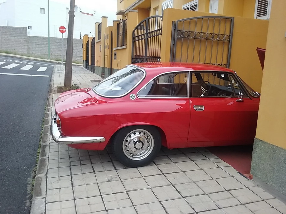 1966 Alfa Romeo Giulia Sprint GT Veloce - Image 30 of 31