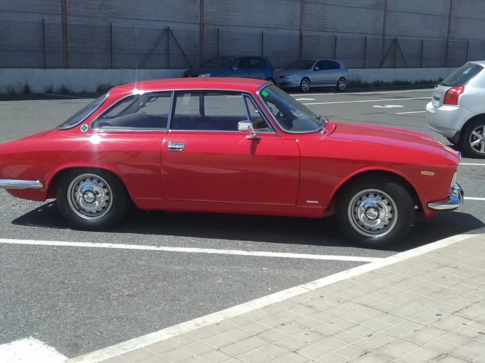 1966 Alfa Romeo Giulia Sprint GT Veloce - Image 24 of 31