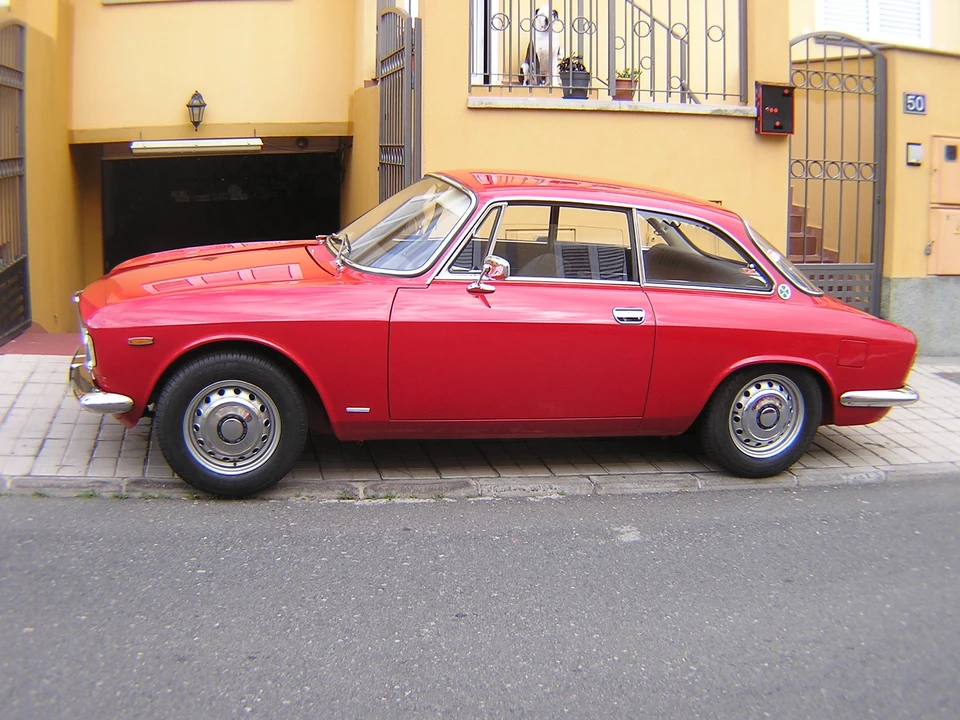1966 Alfa Romeo Giulia Sprint GT Veloce - Image 8 of 31