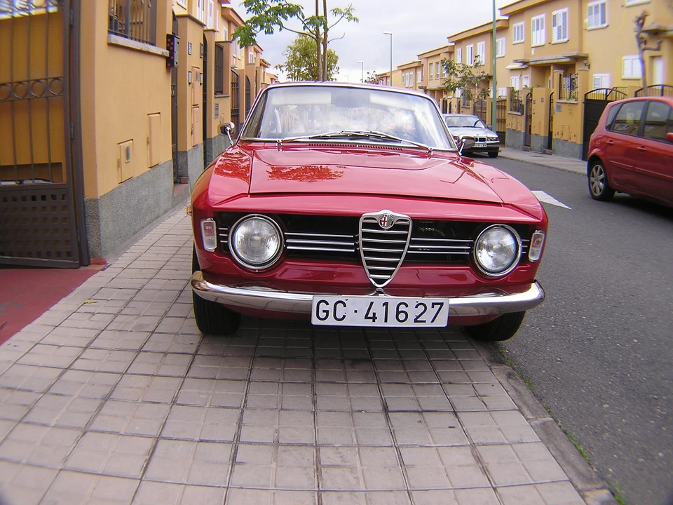 1966 Alfa Romeo Giulia Sprint GT Veloce - Image 2 of 31