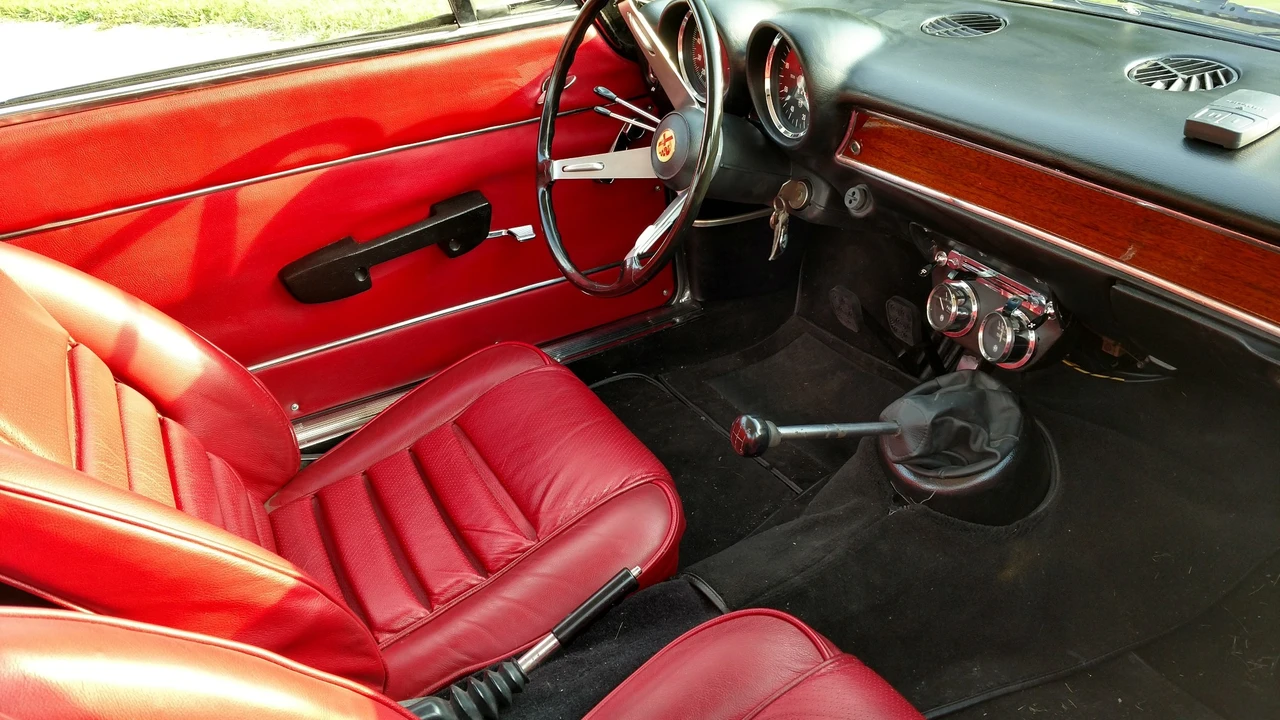 1969 Alfa Romeo Giulia Sprint GT Veloce - Image 12 of 31