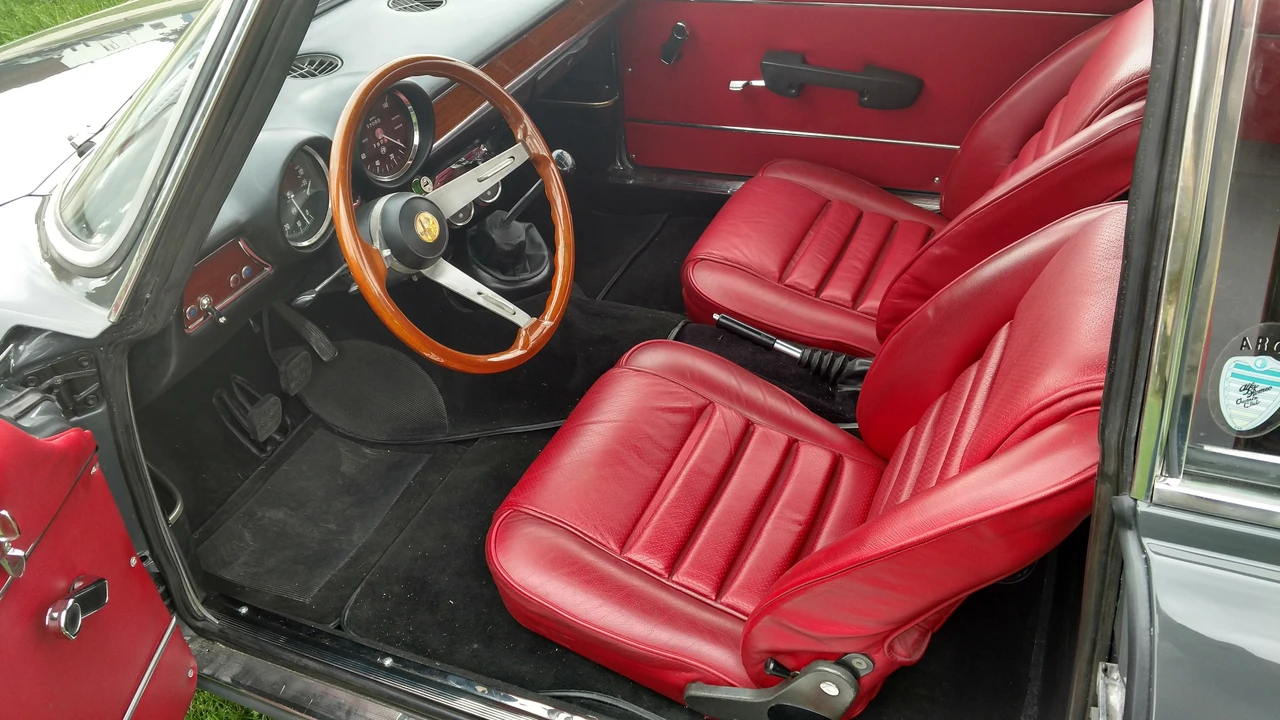 1969 Alfa Romeo Giulia Sprint GT Veloce - Image 11 of 31