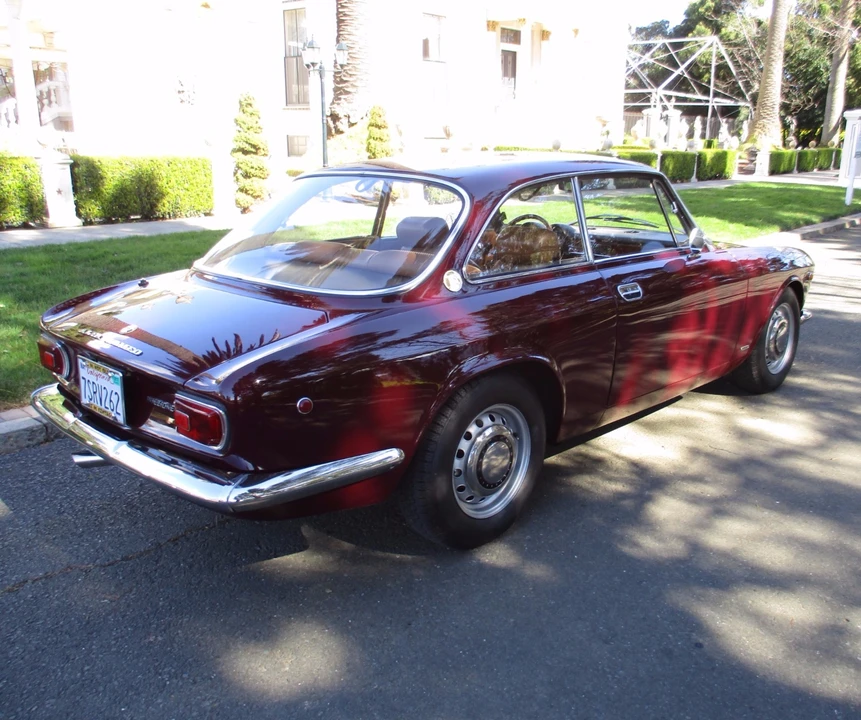 1969 Alfa Romeo 1750 GT Veloce - Image 10 of 31