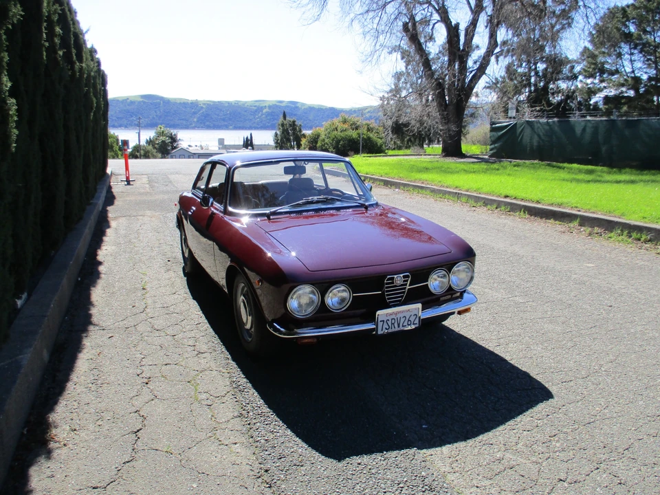 1969 Alfa Romeo 1750 GT Veloce - Image 11 of 31