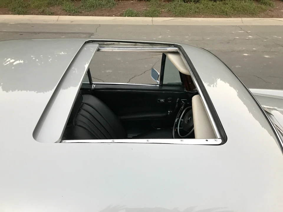 1971 Mercedes-Benz W111 280SE 3.5 Coupe - Image 25 of 31