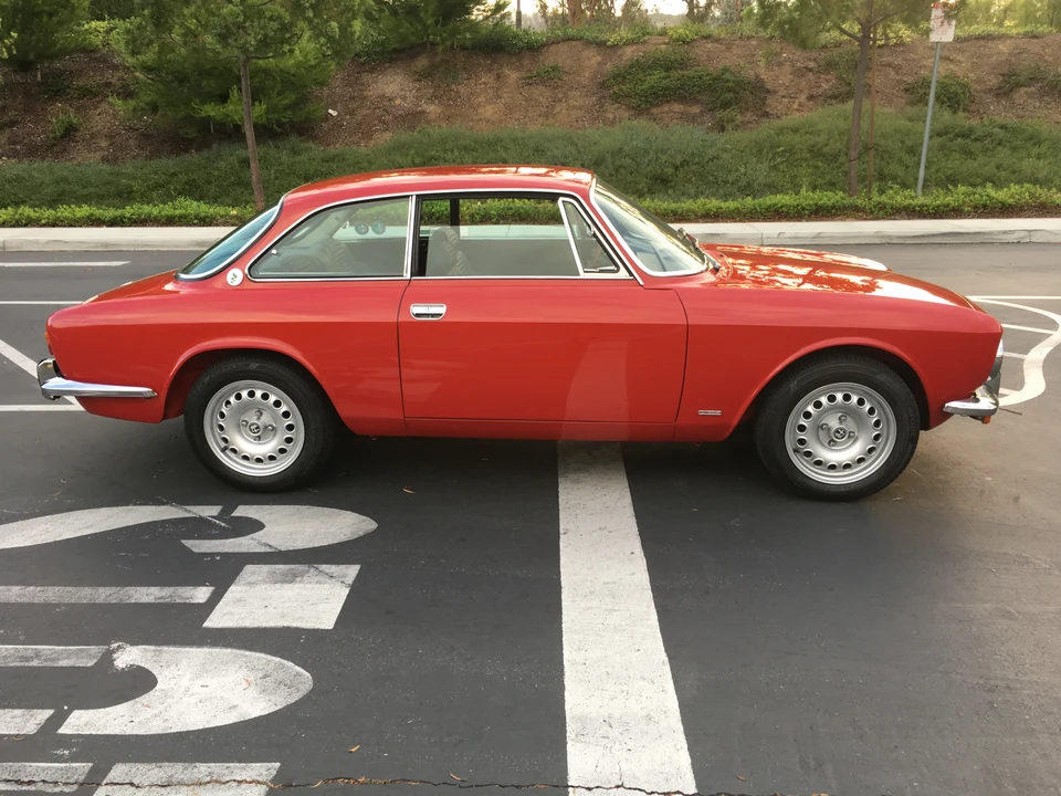 1974 Alfa Romeo 2000 GT Veloce - Image 9 of 31