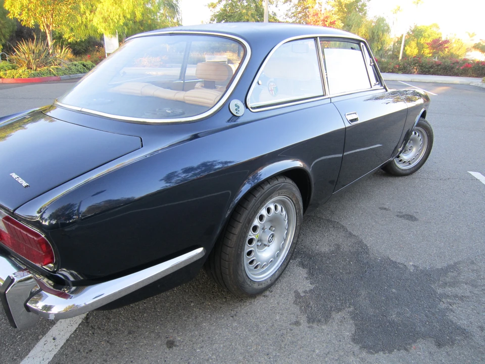 1974 Alfa Romeo 2000 GT Veloce - Image 12 of 31