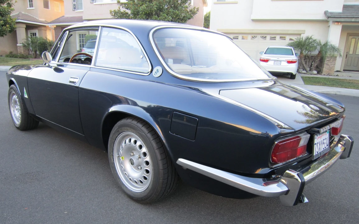 1974 Alfa Romeo 2000 GT Veloce - Image 18 of 31