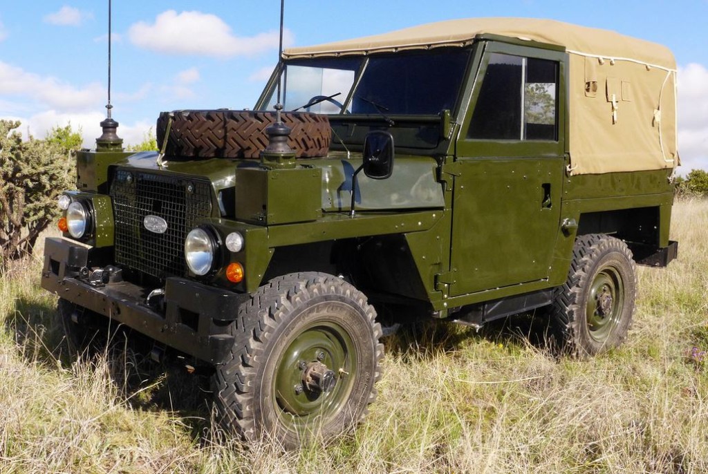 Restored 1975 Land Rover Series III Lightweight FFR