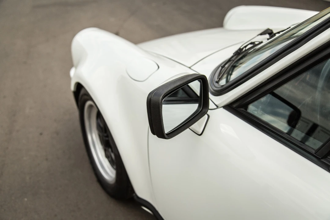 1986 Porsche 911 Carrera 3.2 - Image 12 of 31