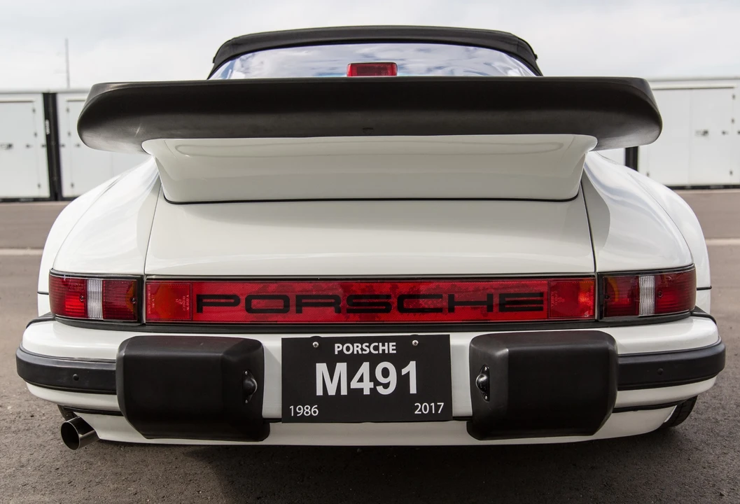 1986 Porsche 911 Carrera 3.2 - Image 28 of 31