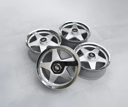 Porsche 911 MOMO Staggered Wheel Set