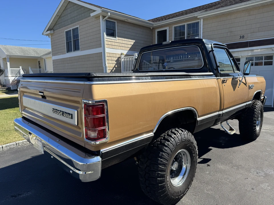 1986 Dodge Power Wagon - Image 5 of 11