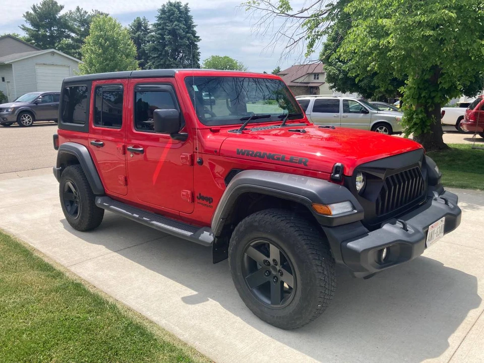 2023 Jeep JL Wrangler - Image 4 of 12