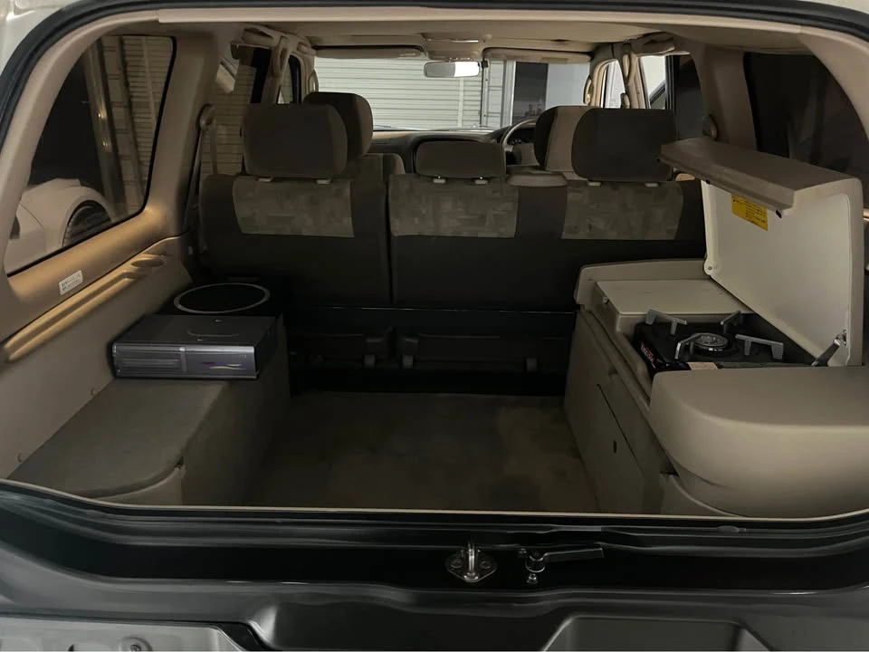 Toyota Land Cruiser - Image 6 of 7