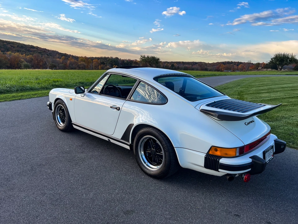 1984 Porsche 911 Carrera 3.2 - Image 16 of 31