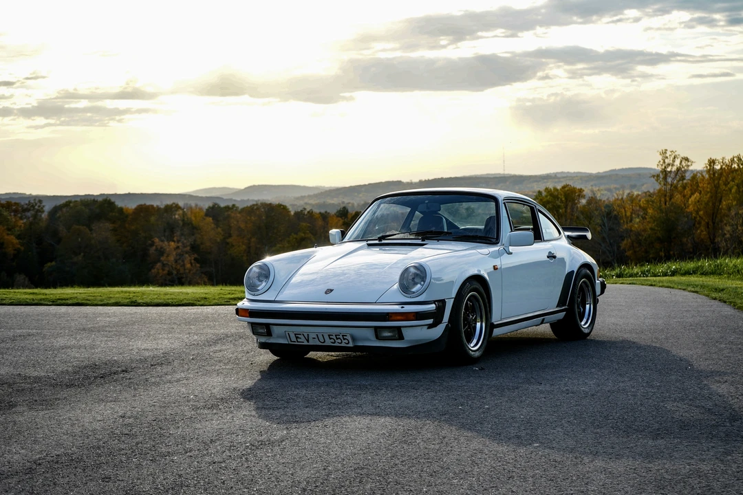 1984 Porsche 911 Carrera 3.2 - Image 5 of 31