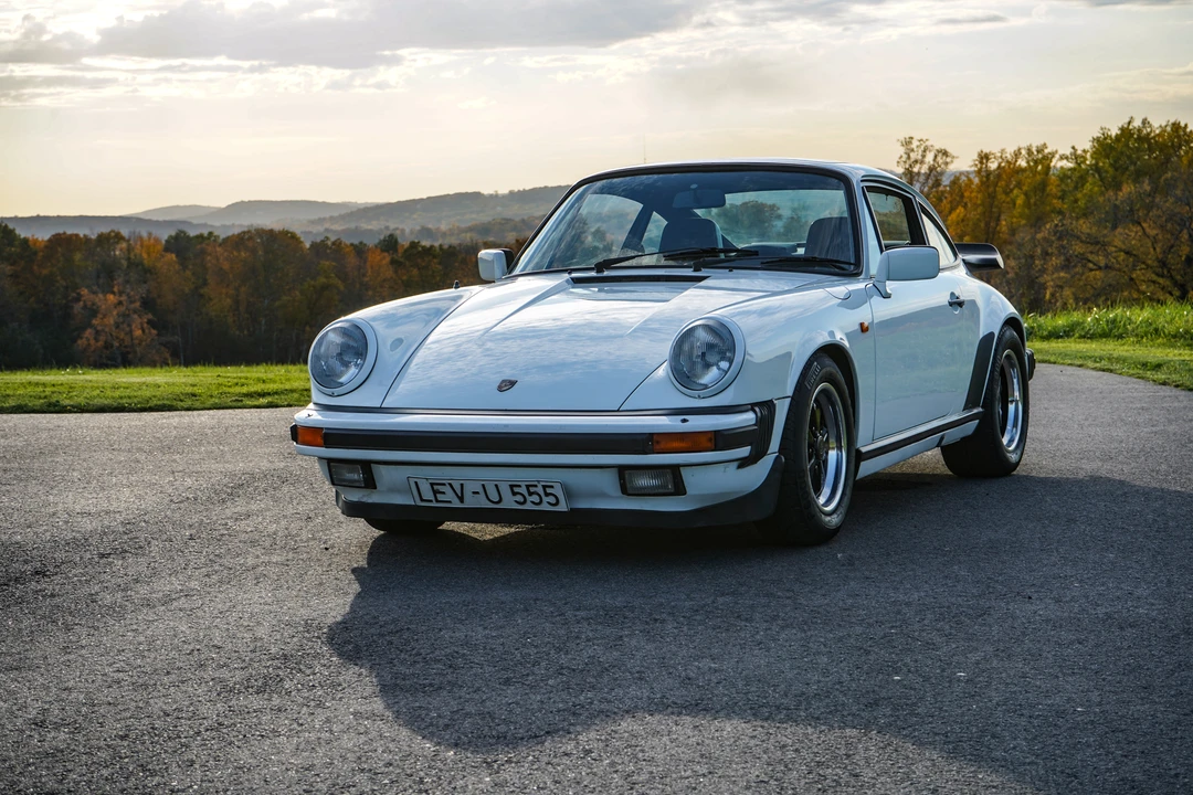 1984 Porsche 911 Carrera 3.2 - Image 6 of 31