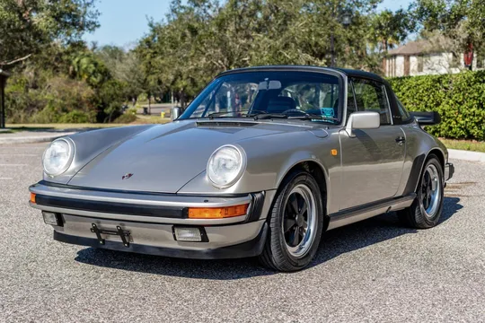 1984 Porsche 911 Carrera Targa