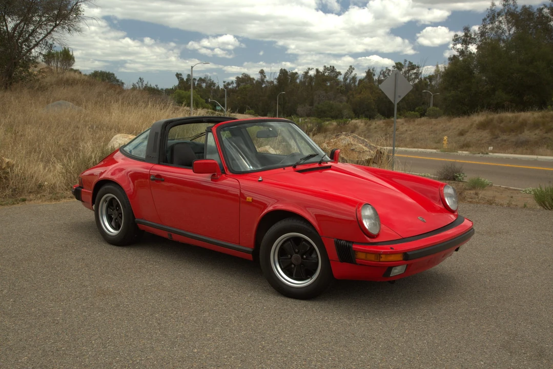 1984 Porsche 911 Carrera 3.2 - Image 16 of 31