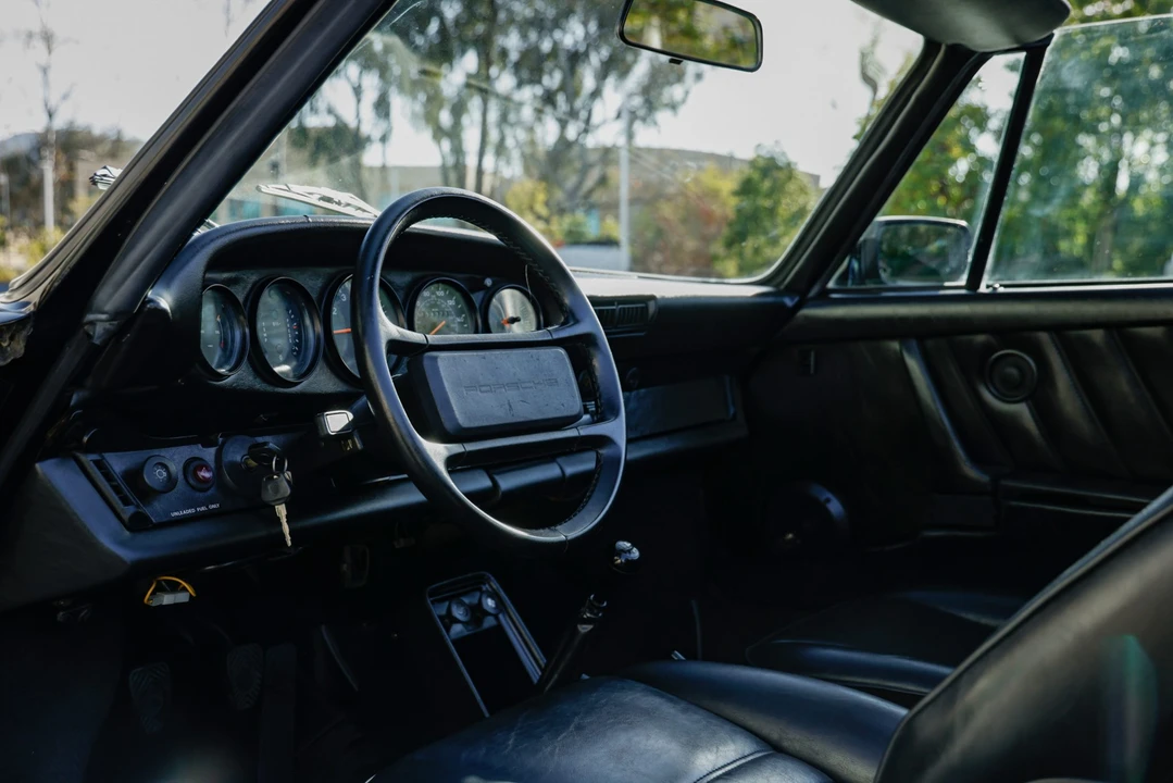 1985 Porsche 911 Carrera 3.2 - Image 25 of 31