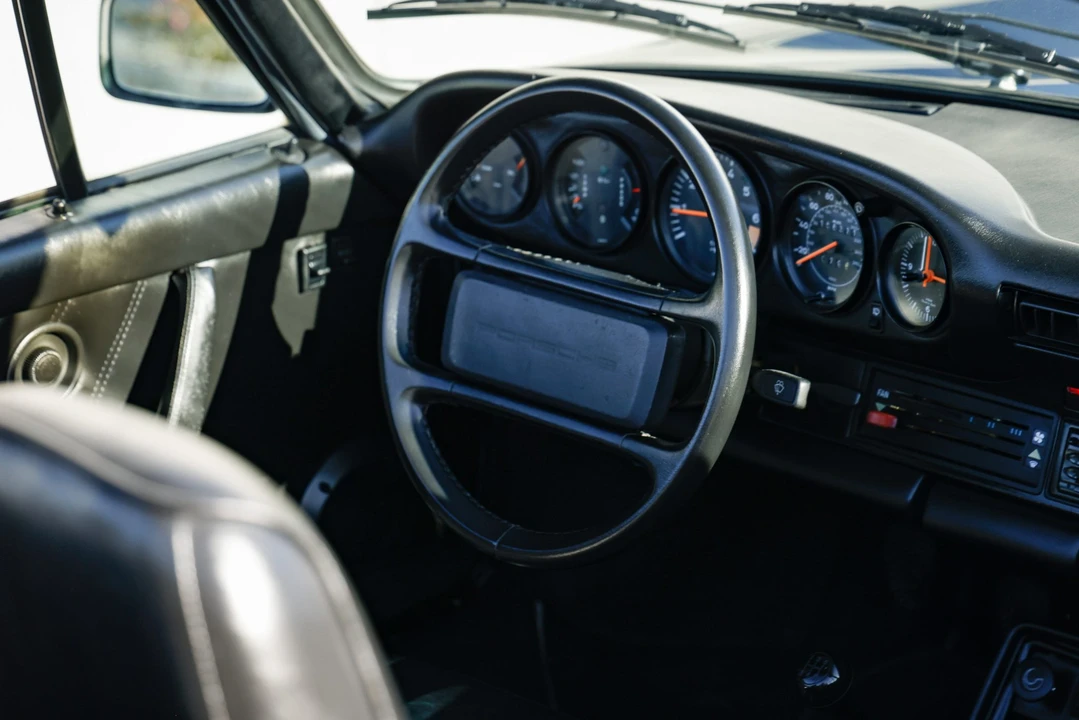 1985 Porsche 911 Carrera 3.2 - Image 27 of 31