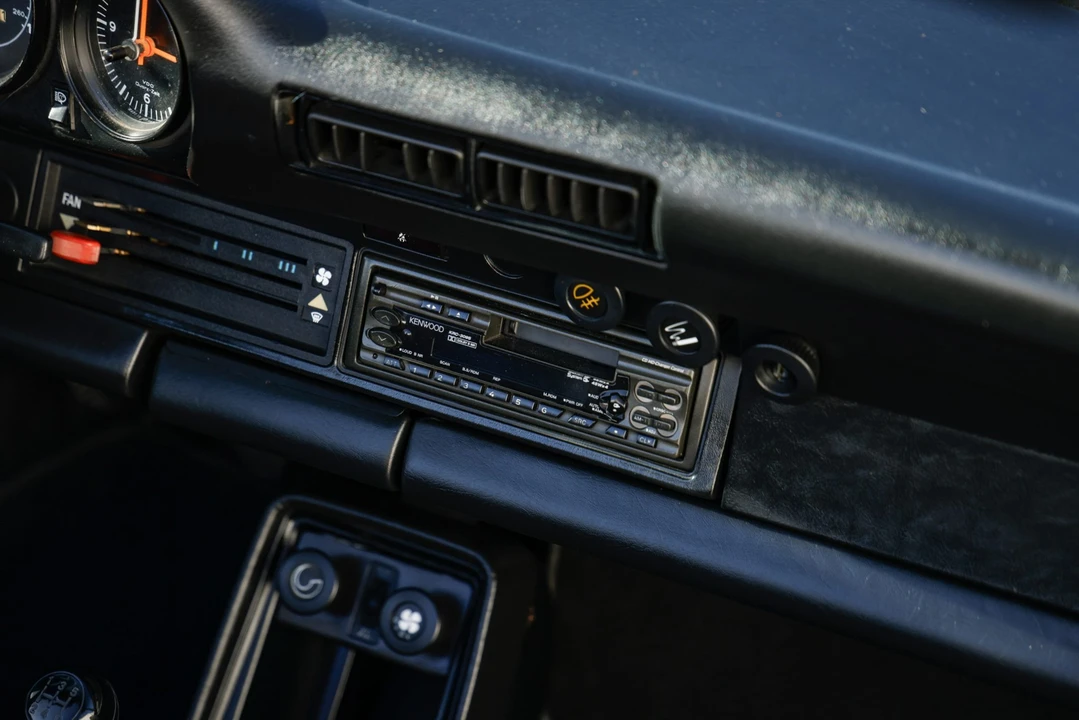 1985 Porsche 911 Carrera 3.2 - Image 28 of 31