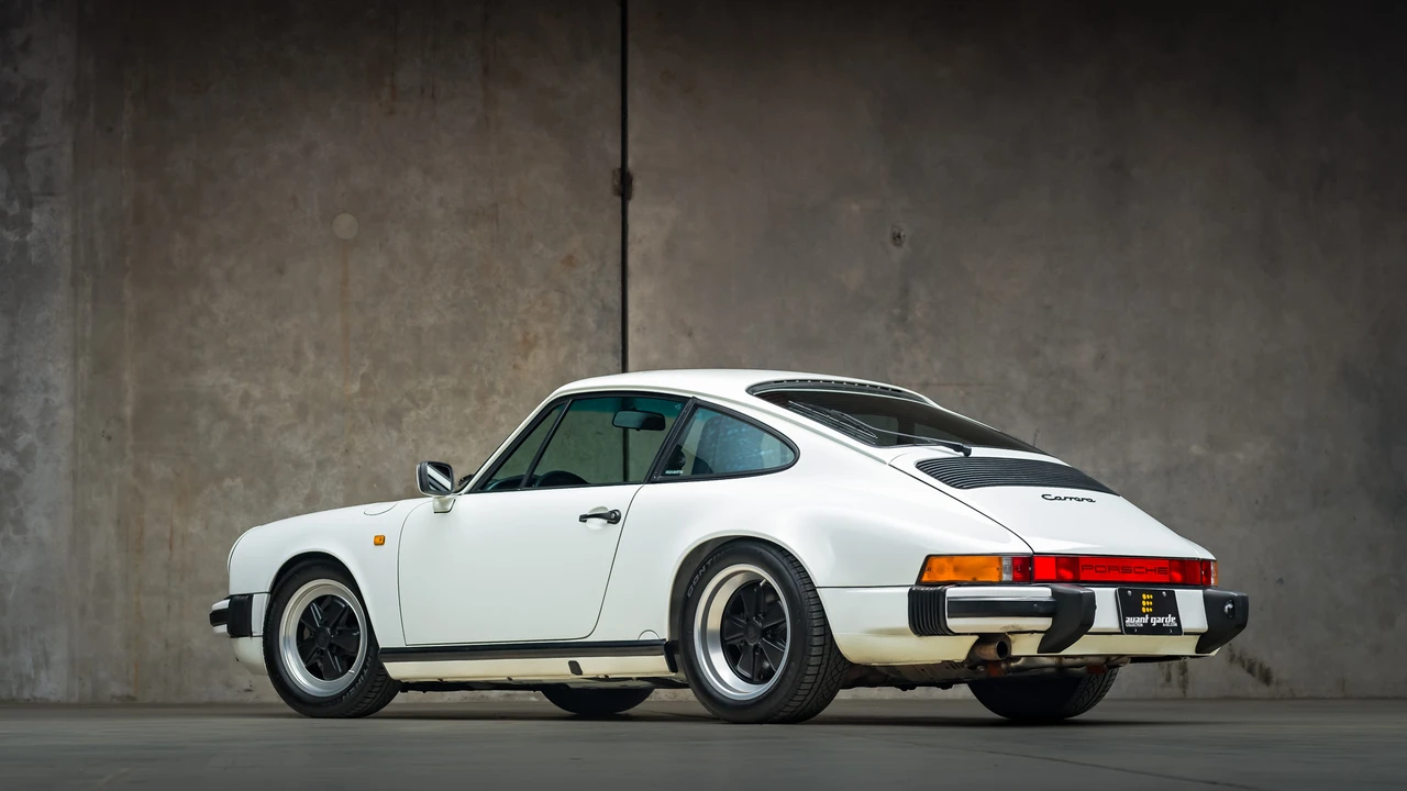 1989 Porsche 911 Carrera 3.2 - Image 7 of 31