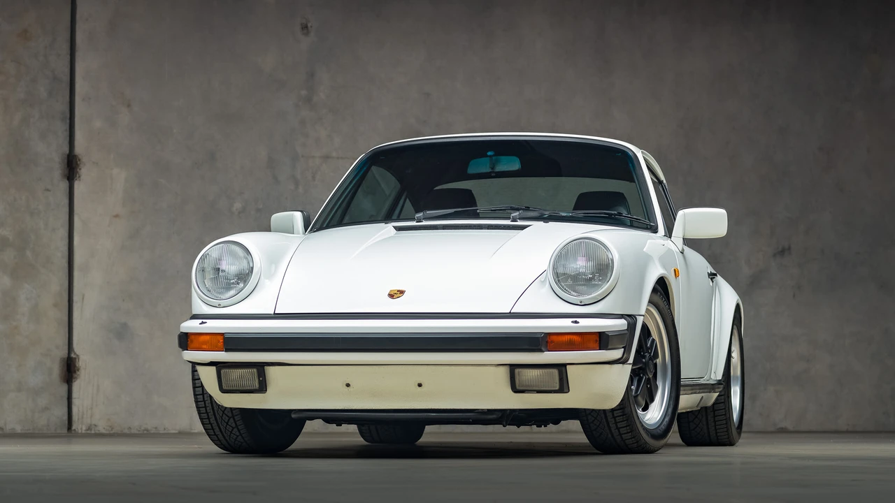1989 Porsche 911 Carrera 3.2 - Image 2 of 31