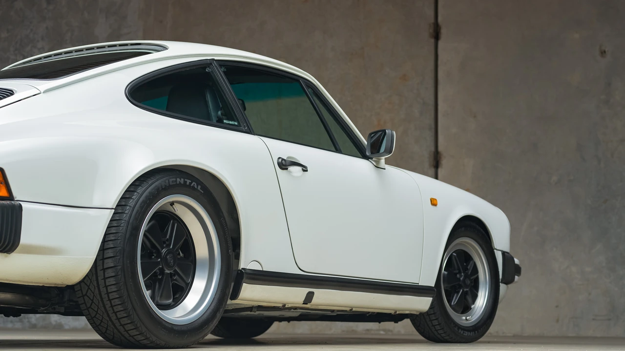 1989 Porsche 911 Carrera 3.2 - Image 26 of 31