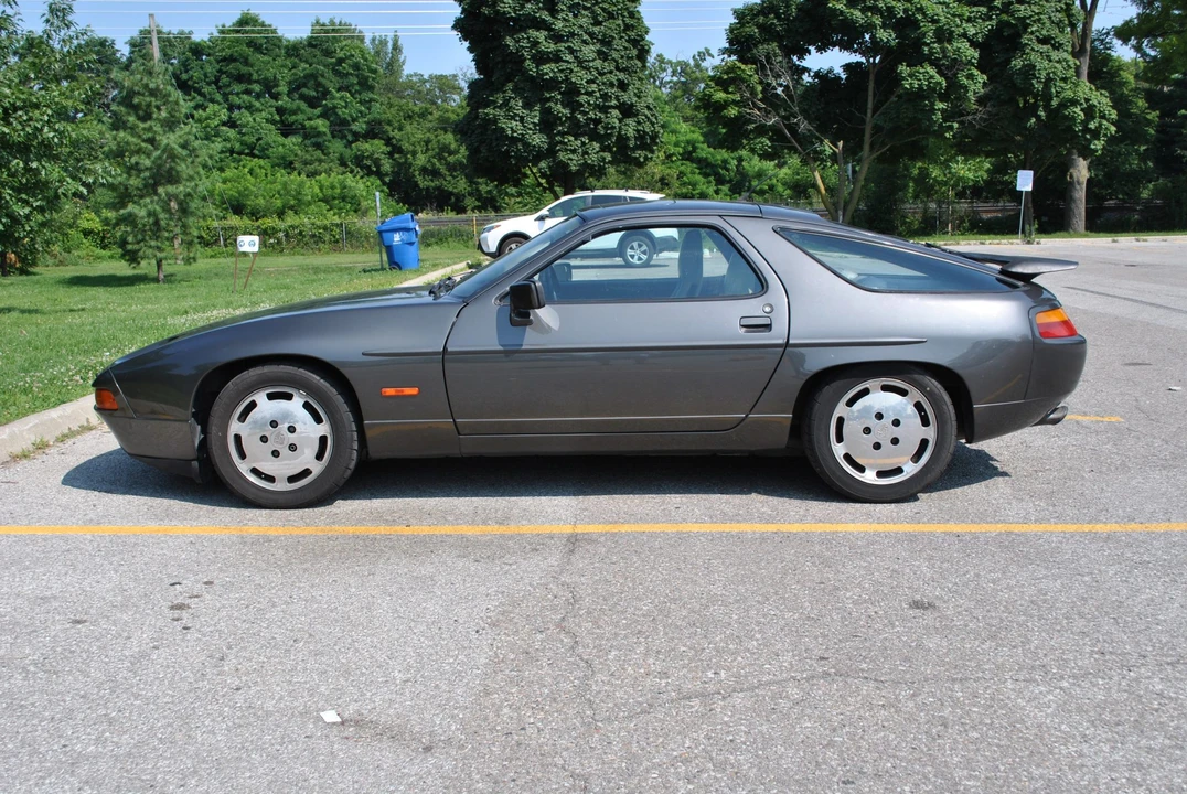 1989 Porsche 928 S4 - Image 13 of 31