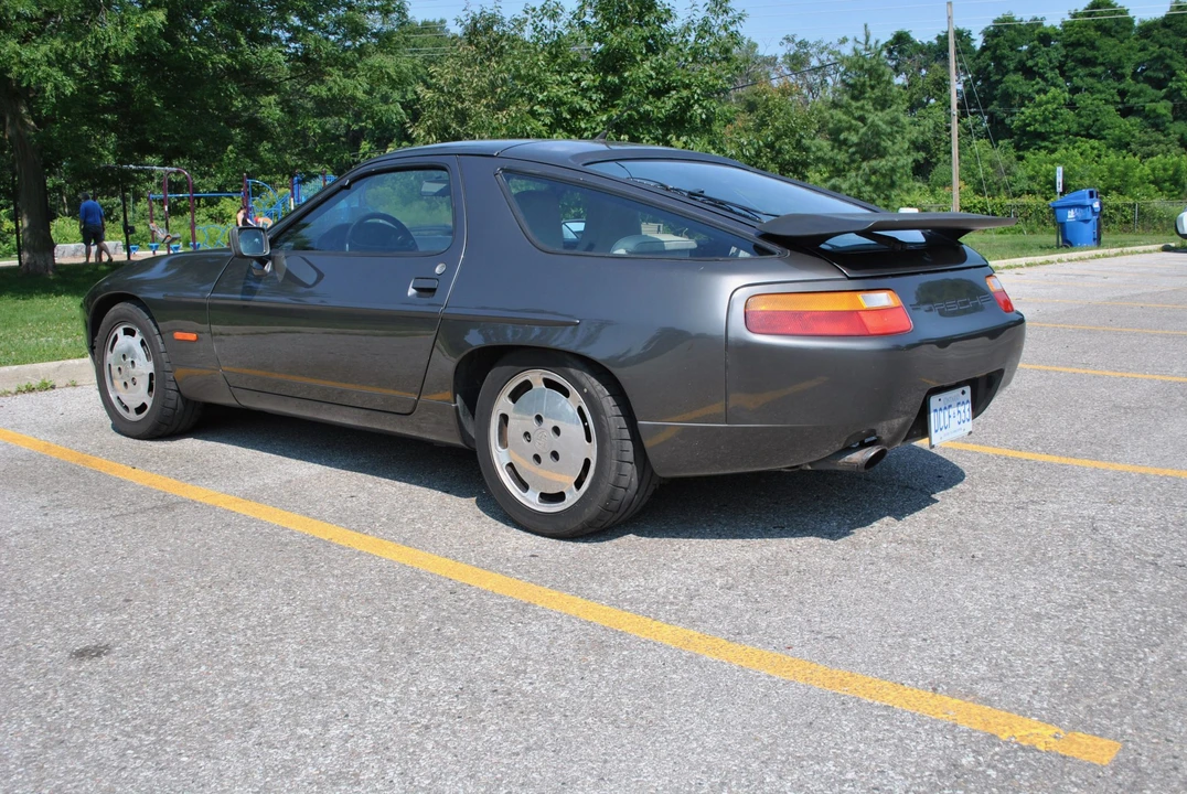 1989 Porsche 928 S4 - Image 18 of 31