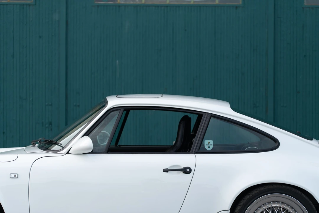 1990 Porsche 964 Carrera 4 - Image 12 of 31