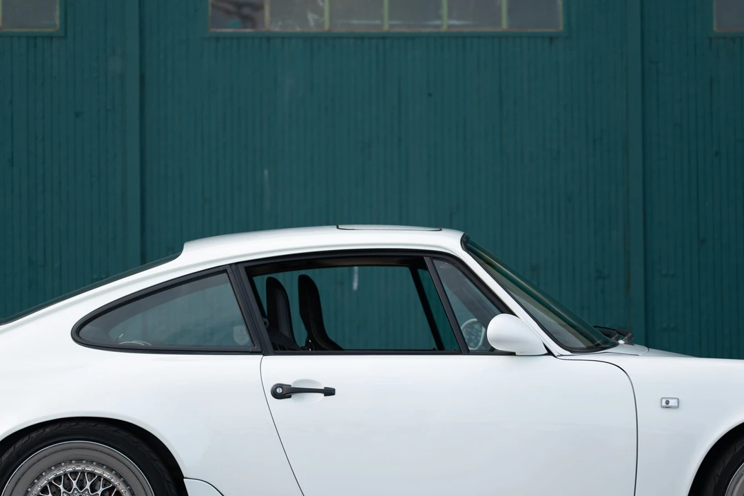 1990 Porsche 964 Carrera 4 - Image 13 of 31