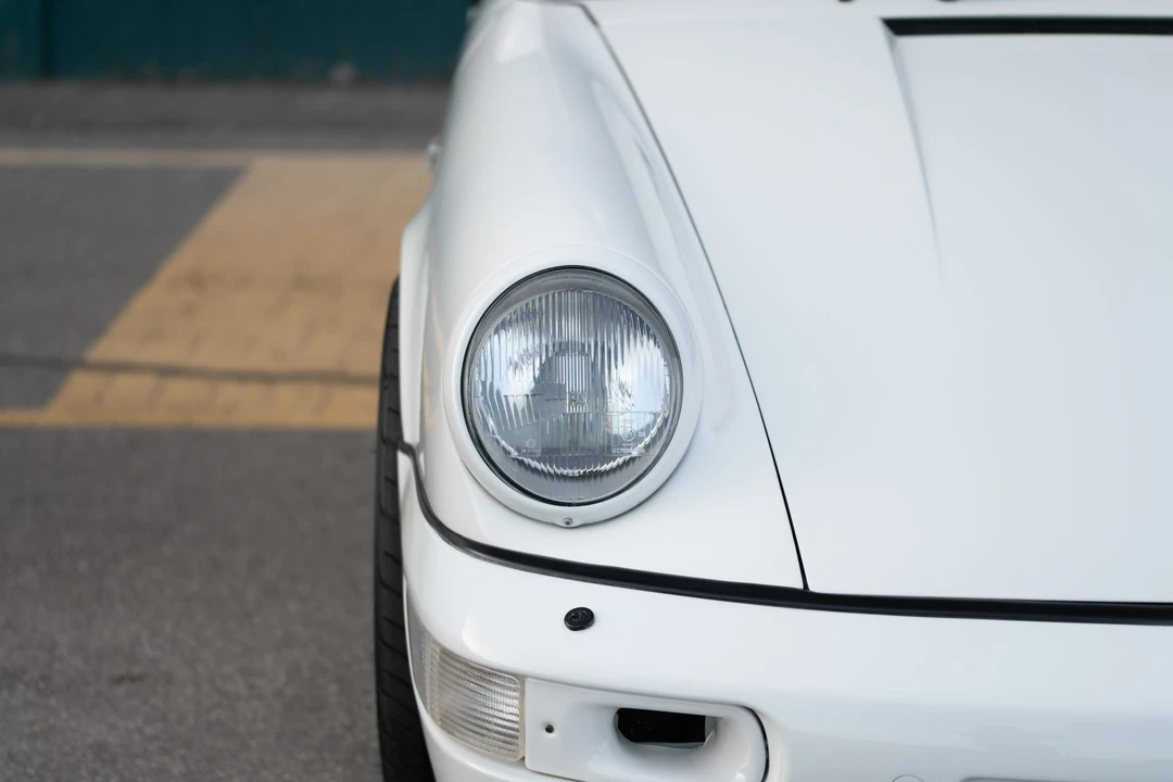 1990 Porsche 964 Carrera 4 - Image 14 of 31