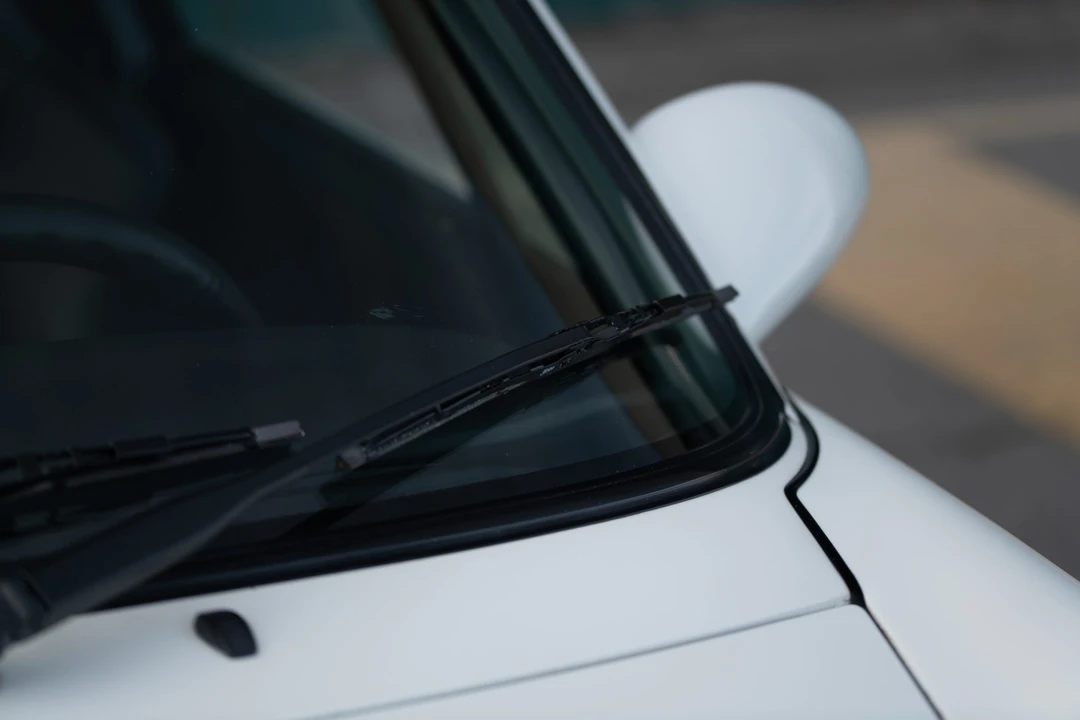 1990 Porsche 964 Carrera 4 - Image 28 of 31